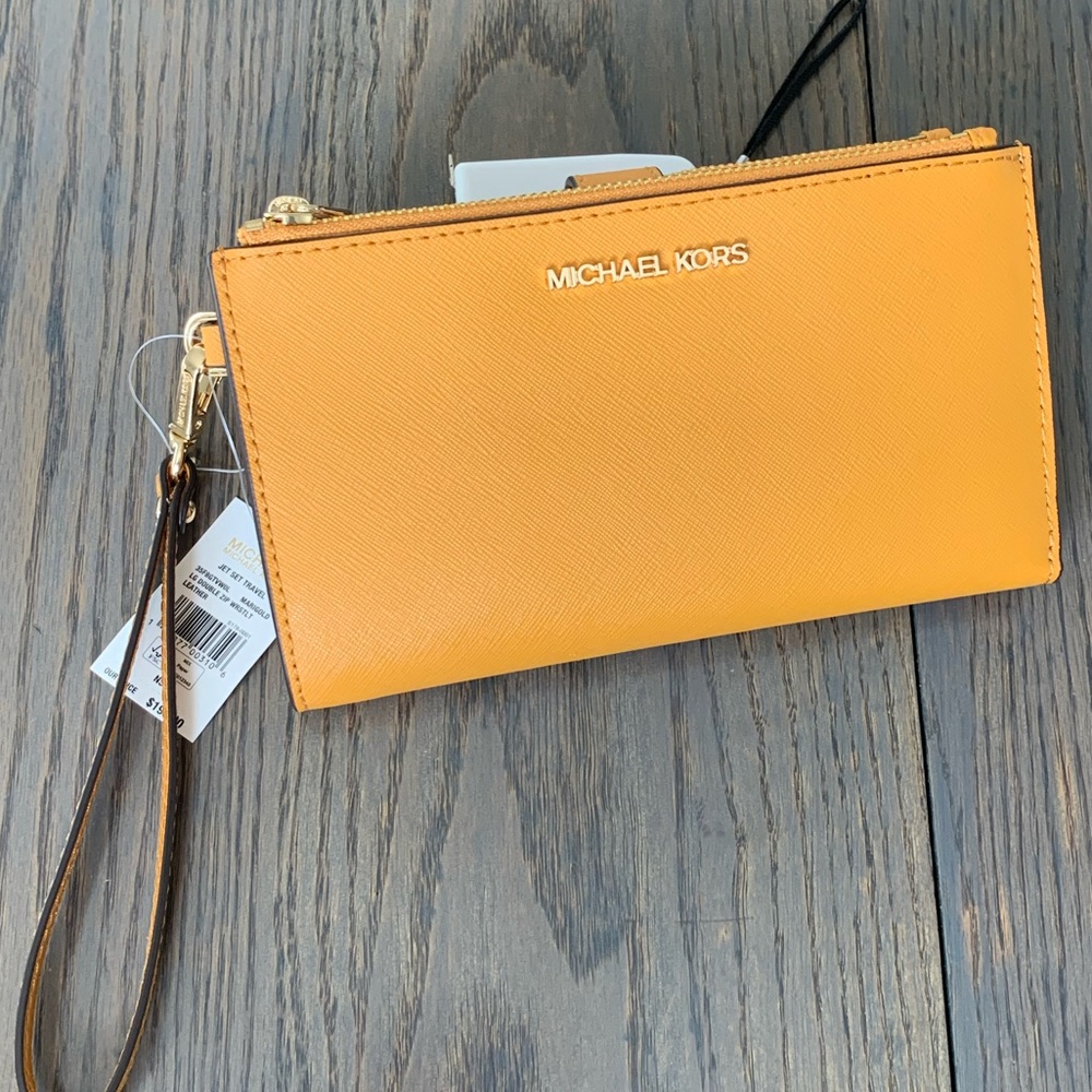 Michael Kors NEW jet set wallet/ phone holder/wristlet - Picture 1 of 8